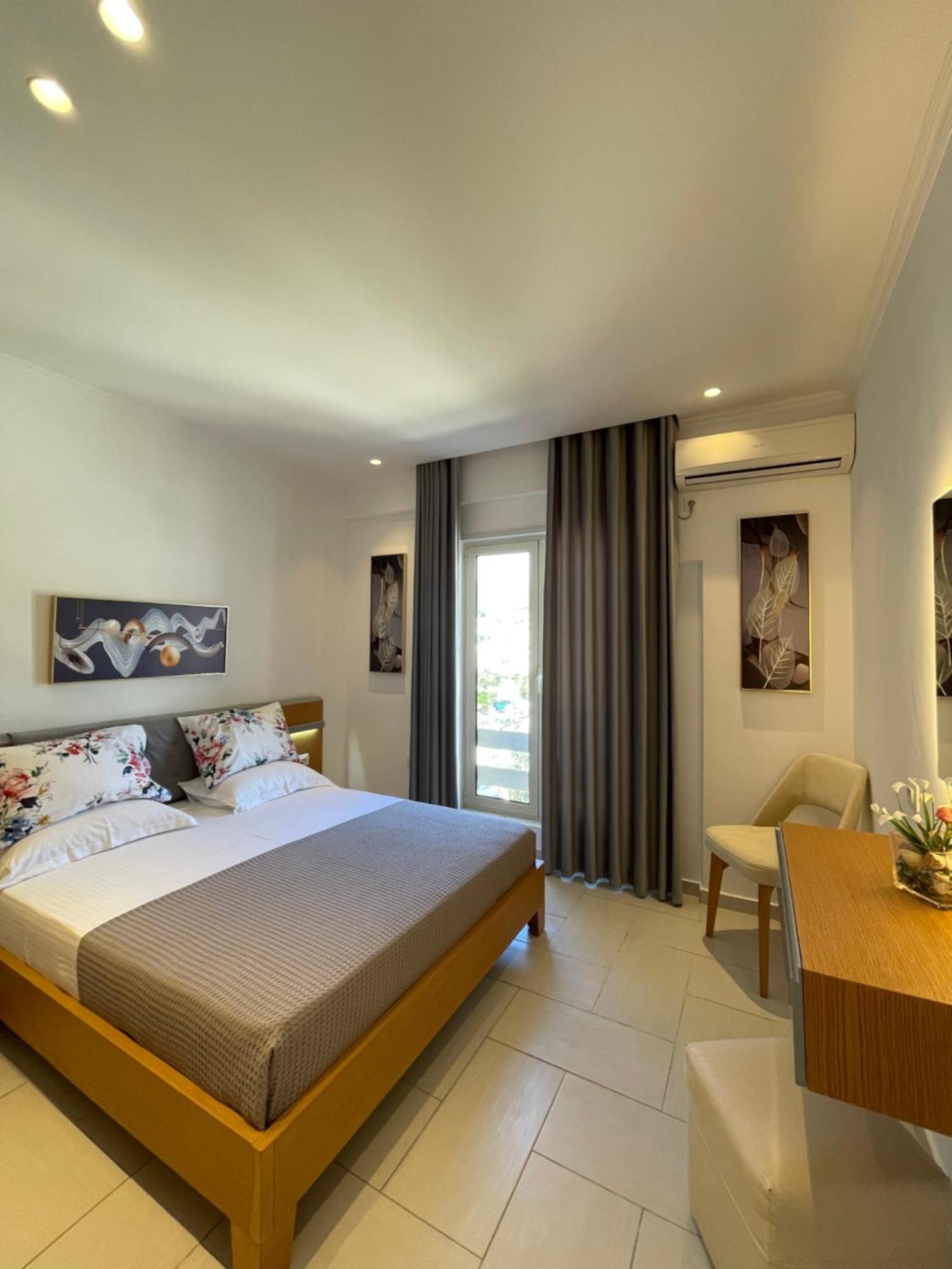 George Apartments Himare Exterior photo
