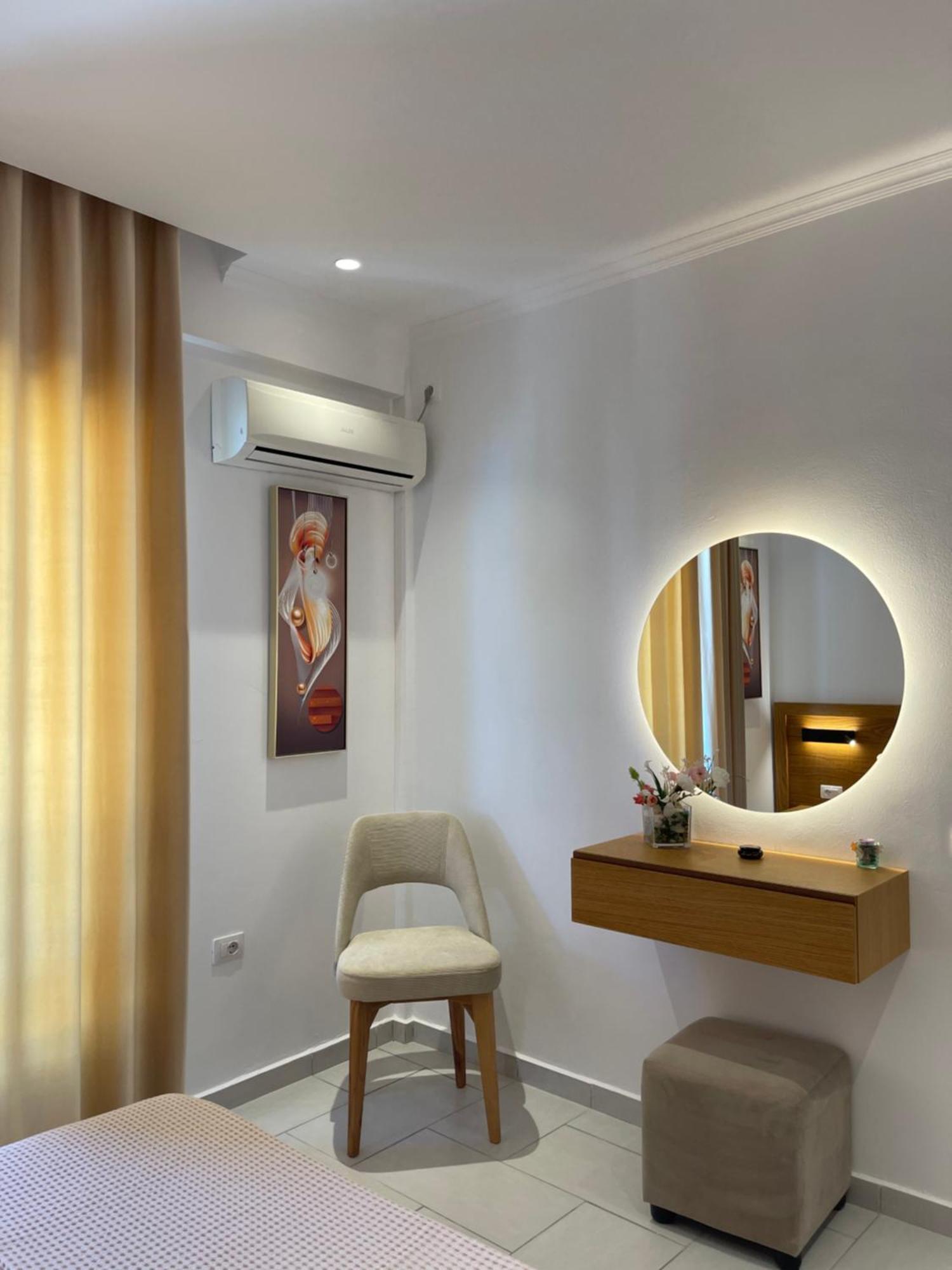 George Apartments Himare Exterior photo