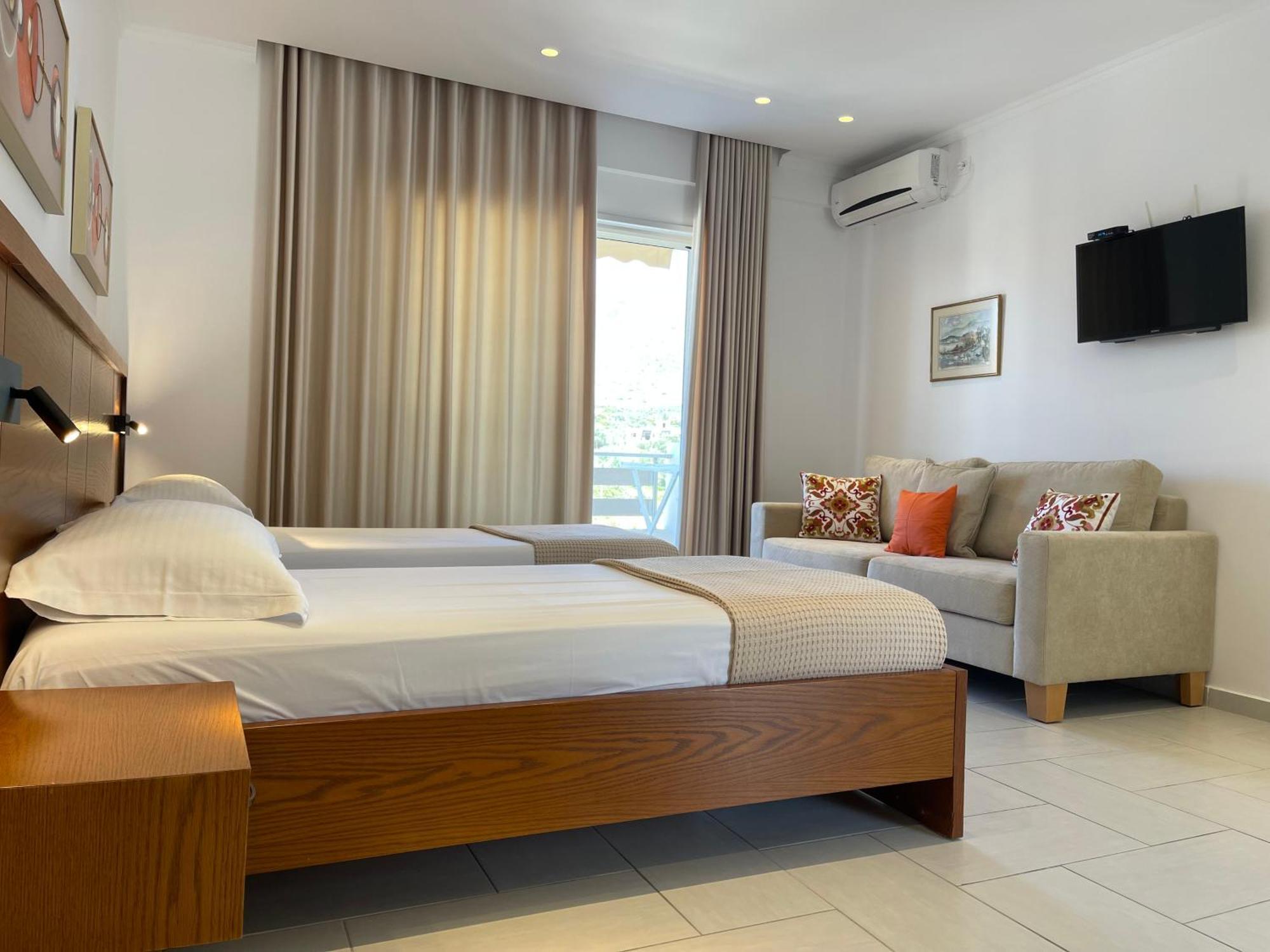 George Apartments Himare Exterior photo