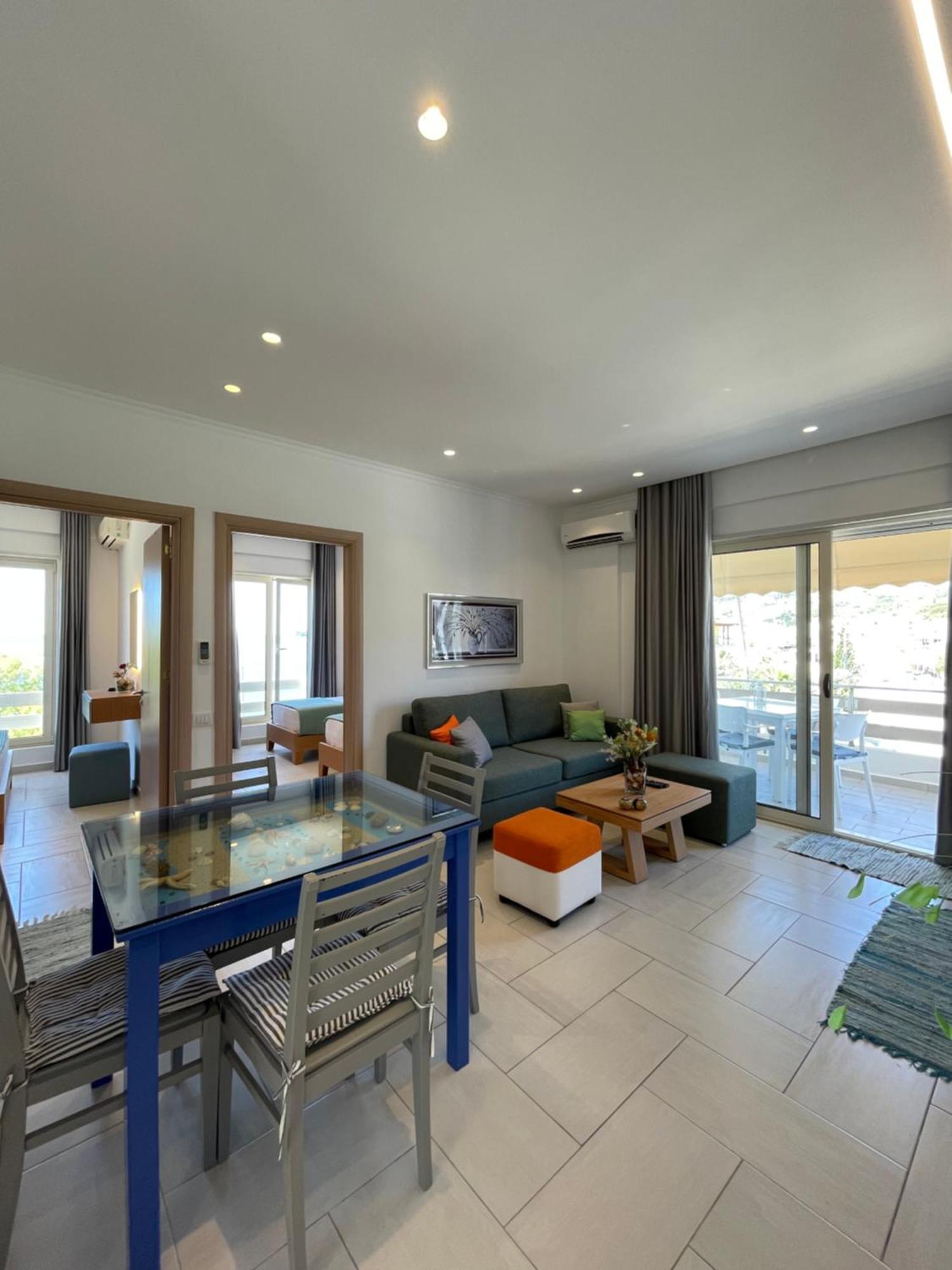 George Apartments Himare Exterior photo